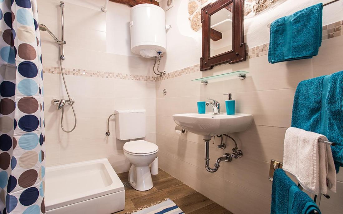 Apartment & Room Antonio ヴルブニク エクステリア 写真